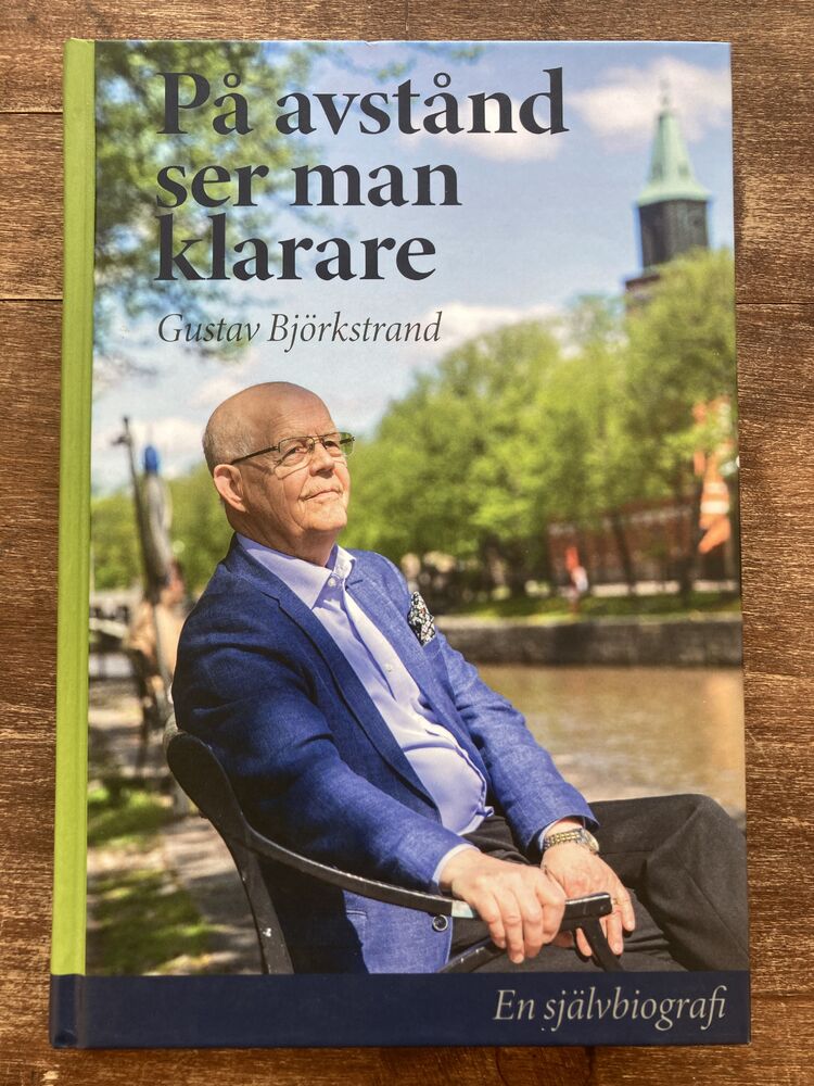 På avstånd ser man klarare